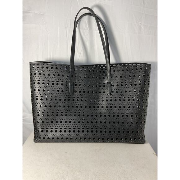 Alaia 'Mina' Black Leather 44 Textured Leather Tote - Picture 3 of 5